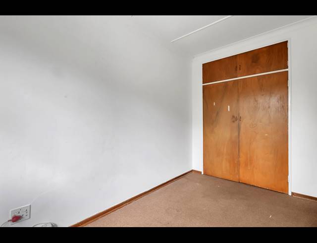 2 BEDROOM TOWNHOUSE FOR SALE IN WINDSOR EAST